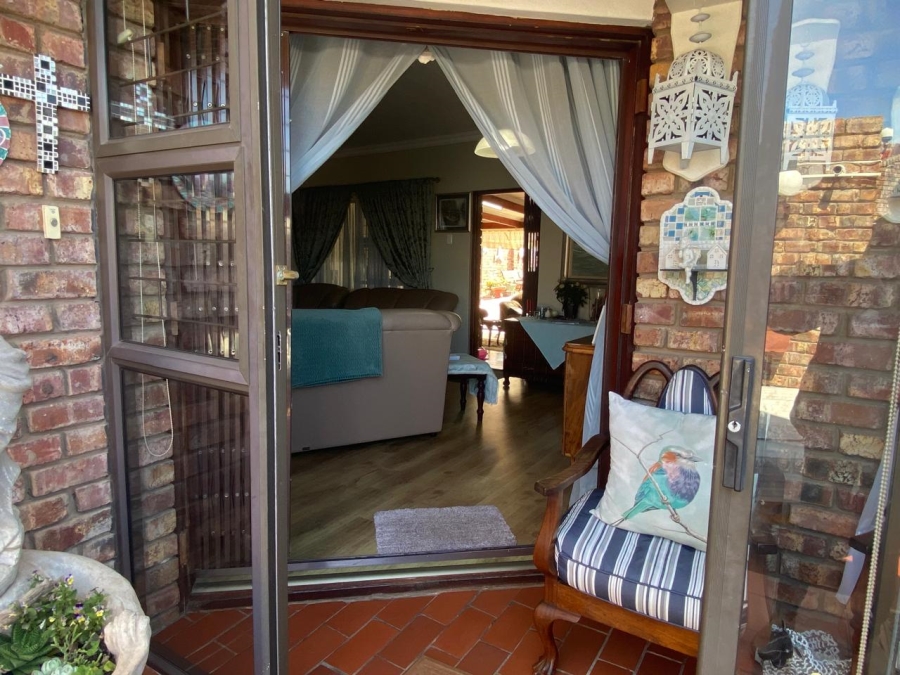3 Bedroom Property for Sale in Deoville Park Western Cape